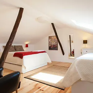 Merces By Hill Apartment